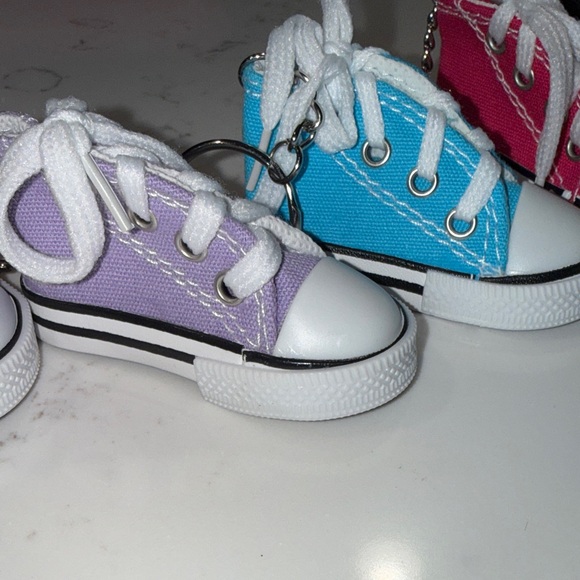 Sneaker Keychain {PICK A COLOR} - Picture 2 of 2